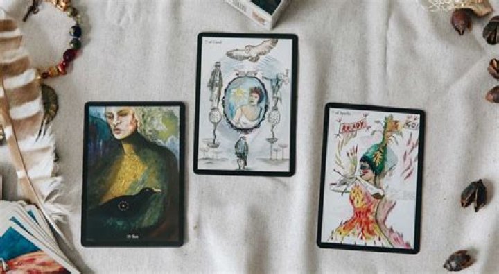 7 Stunning Tarot Cloths to Improve Your Tarot Readings
