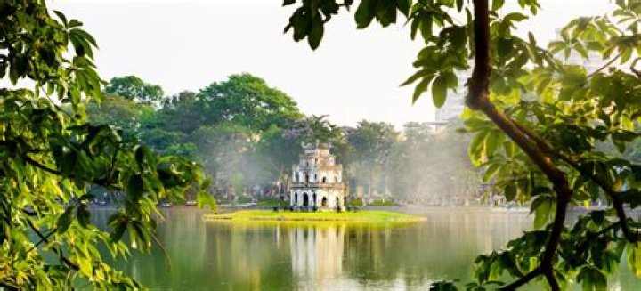 I've been living in Hanoi for over 10 years, and I think the Michelin Guide missed the city's 5 best street food spots